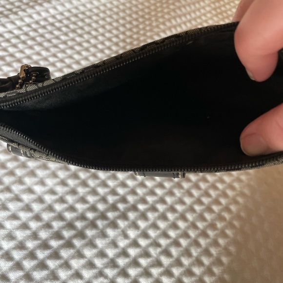 Coach wristlet - Picture 3 of 3